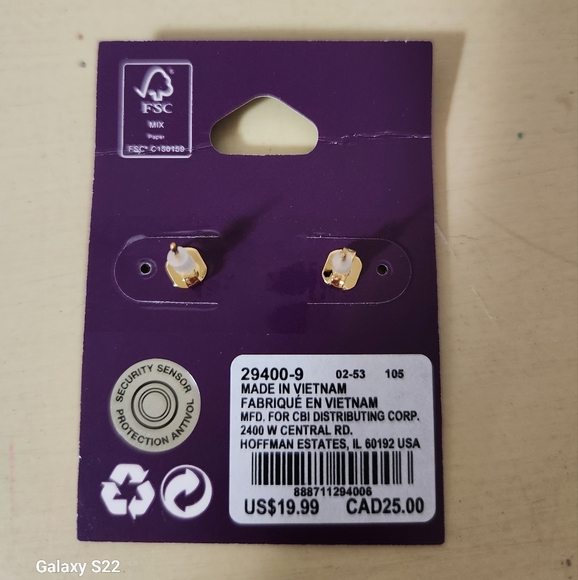 Claire's Luxe Gold Plated Earrings - Picture 2 of 2